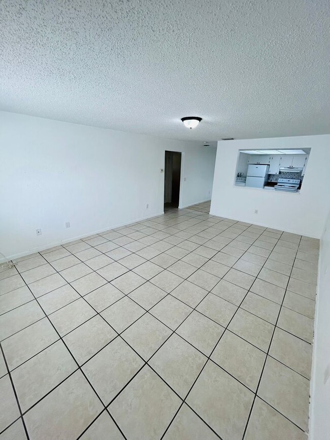 Photo - 2648 South Dr Unidad 2648 South 3