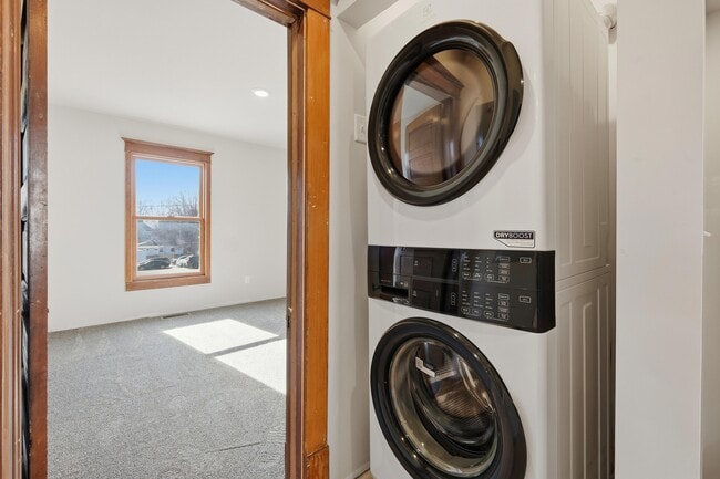 Photo - 808 W Main St Unit 2