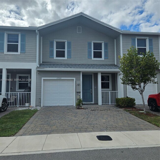 Photo - 1720 SE 9th Ave