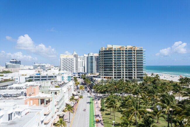 Photo - IL Villaggio Condos