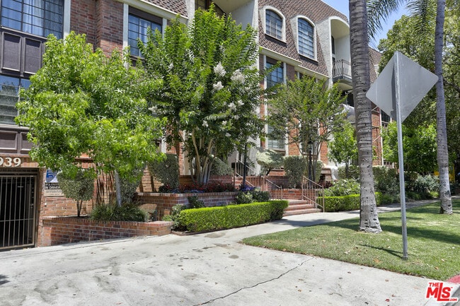 Photo - 11939 Gorham Ave Unidad 105