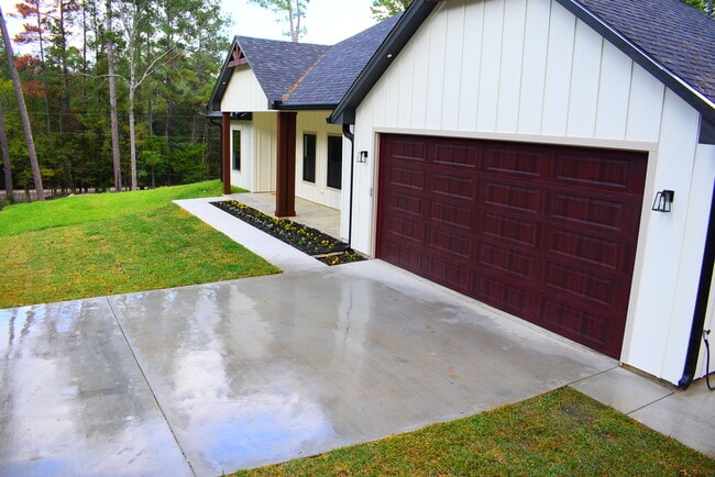 Photo - 2713 Sullivan Dr