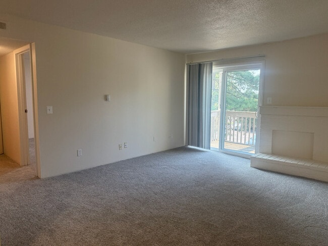 Photo - Woodbridge Manor Apartments