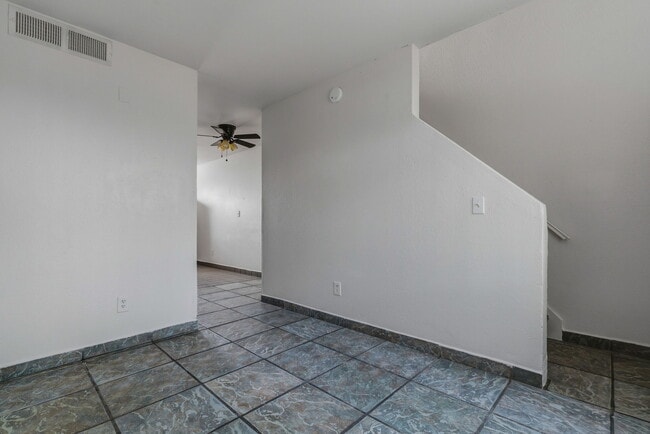 Photo - 12741 W Tasha Dr Unidad Apt 3