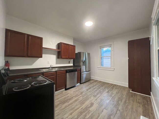 Photo - 716 Avenue A