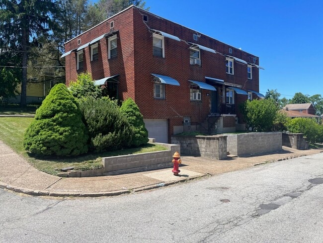 Building Photo - 1114-1116-1116 Ohio St Unit 2R