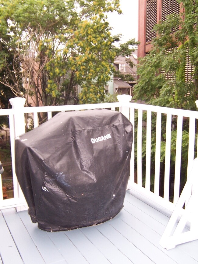 Photo - 60 London St Unit Two Bedroom furnished Apt