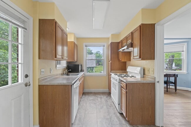 7210 Dartmouth Ave