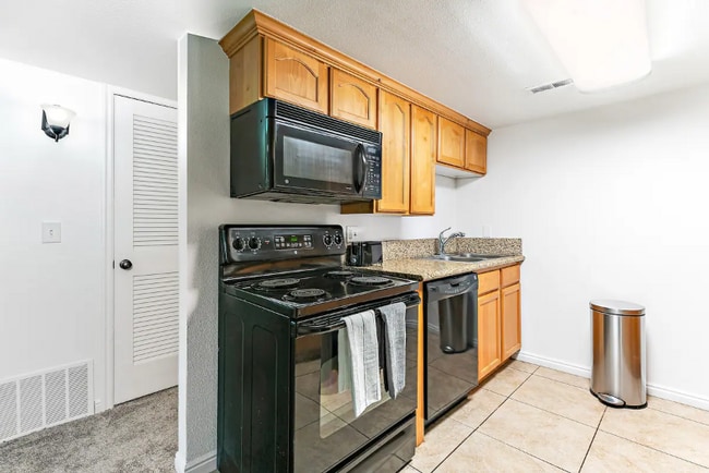 Photo - 5750 S 900 E