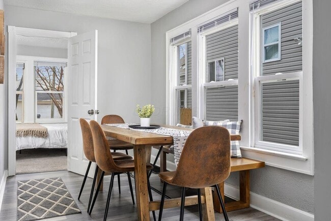 Photo - 975 Heyl Ave