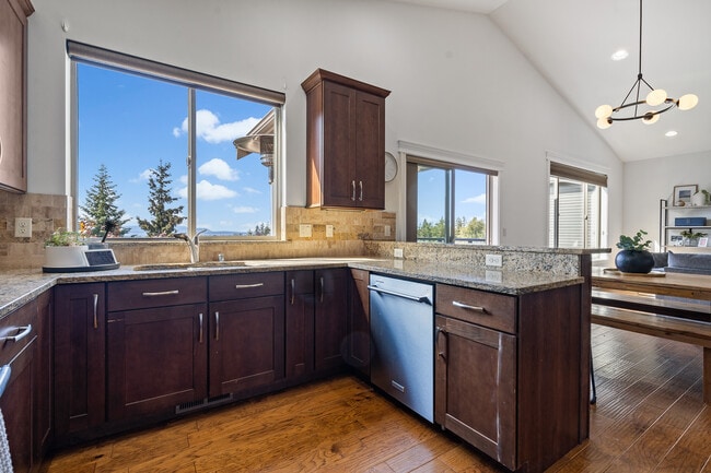 bay views from all over the house including the kitchen sink - 3309 Stonecrop Way