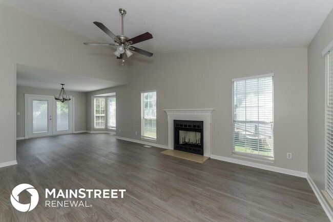 Photo - 106 Creekside Ct
