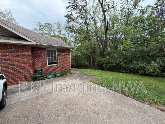 Photo - 111 E Rock St