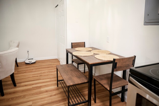 Photo - 7 Arizona Ter Unit 2