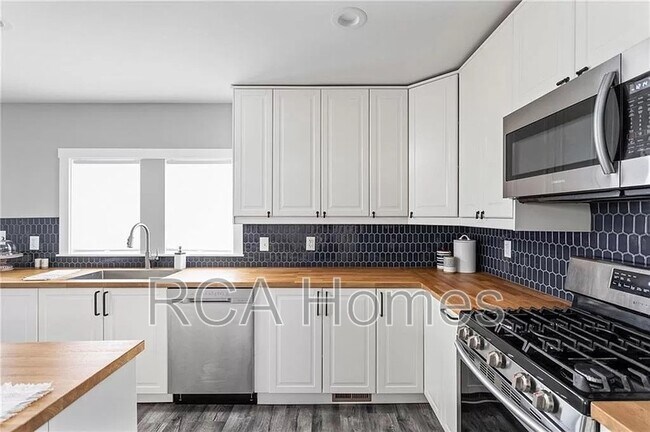 Photo - 1404 Spann Ave