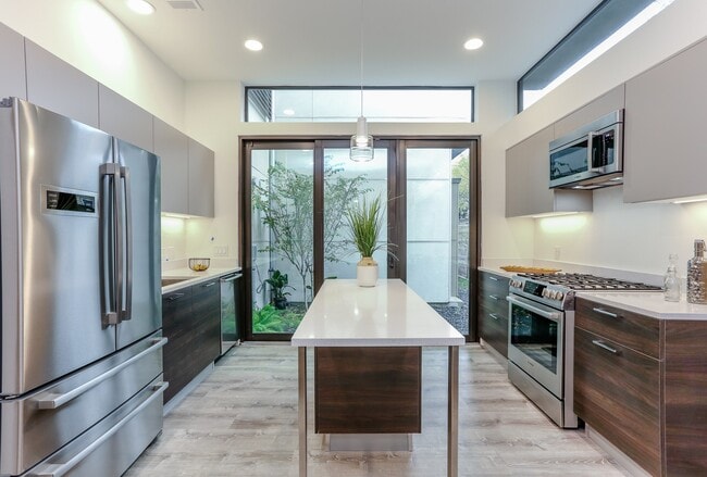 Photo - 3404 Saltus St Unit B