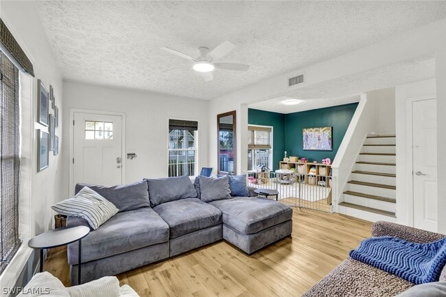 Photo - 534 Leawood Cir