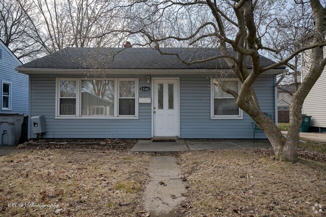 Building Photo - Three bedroom Hazel Park Ranch Rental