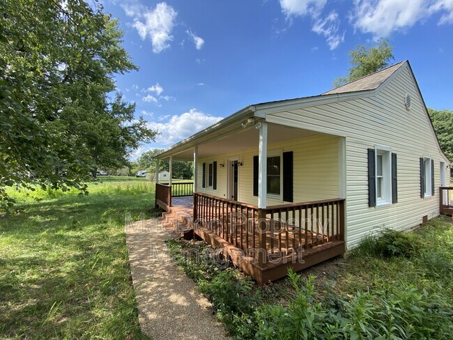 Photo - 18163 Monrovia Rd