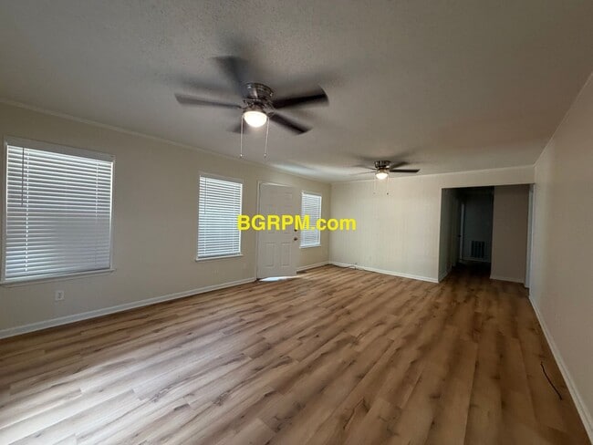 1325 Southeastern Ave
