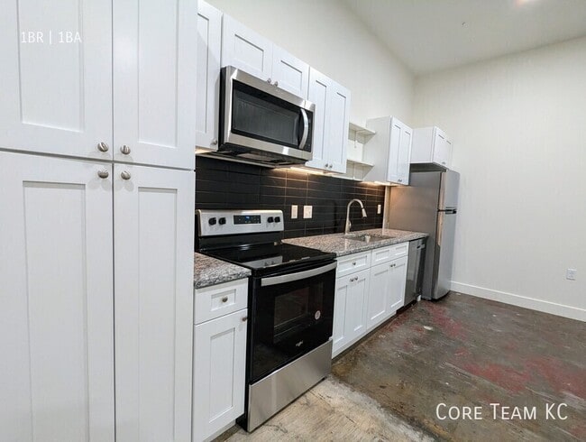 Photo - 3100 E Gillham Plaza Unit 201