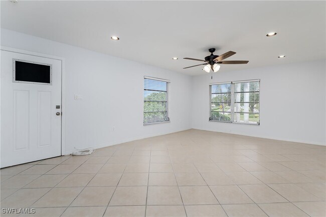 Photo - 180 Cypress Way E Unidad B212