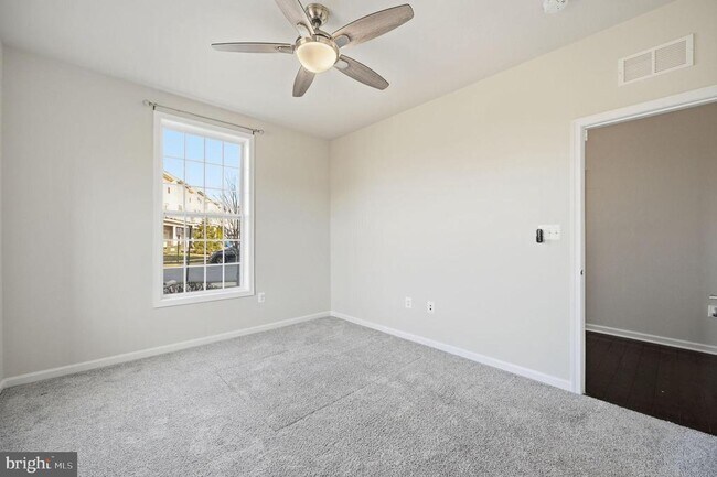 Photo - 23445 Millville Woods Square