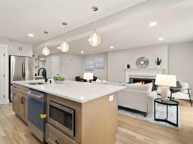 Photo - 3920-3912 12th St S