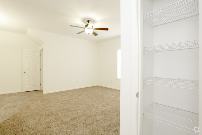 2 Bedroom Downstairs - Linen Closet