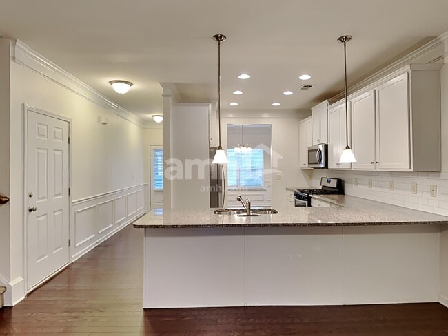 Photo - 105 Hickory Village Cir