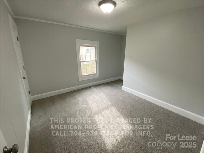 Photo - 198 Brown St SW