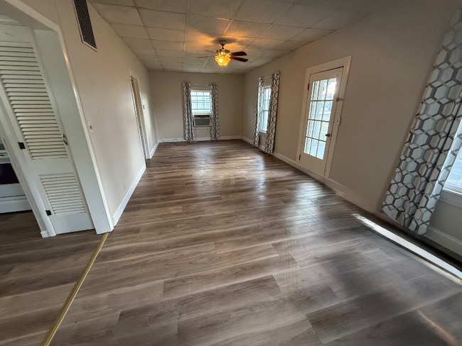 Photo - 321 W Maple St