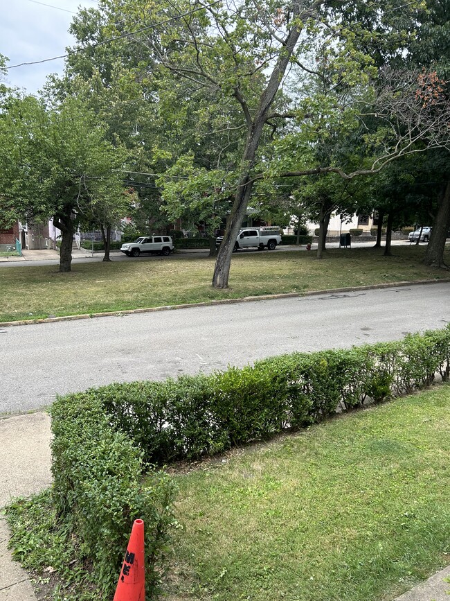 Photo - 9 Oakland Sq Unidad First Floor