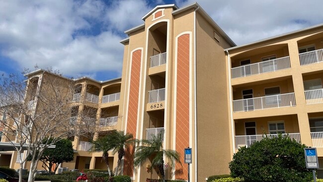 Building Photo - 6828 Toland Dr Unit 302 Rental