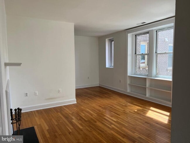 Photo - 1916 17th St NW Unidad 414