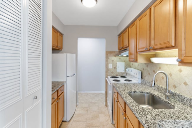 Photo - 6001 N Kenmore Ave Unit 511