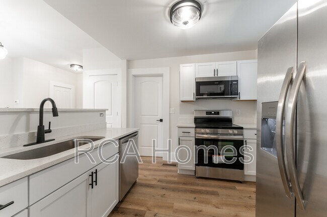 Photo - 874 Fletcher Ave Unit B