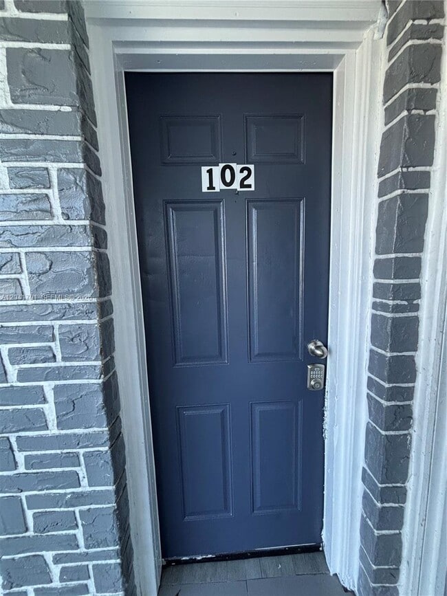 Photo - 1843 Dewey St Unit 102