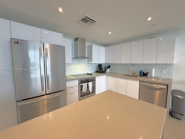 Photo - 1600 NE 1st Ave Unidad 3417