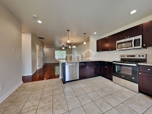 Photo - 423 Sea Breeze Dr