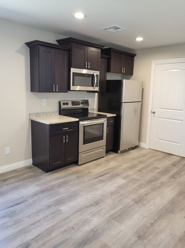 Photo - 3 bedroom, 2 bath house in Webb City!