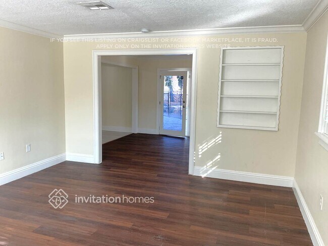 Photo - 207 Flamingo Ln