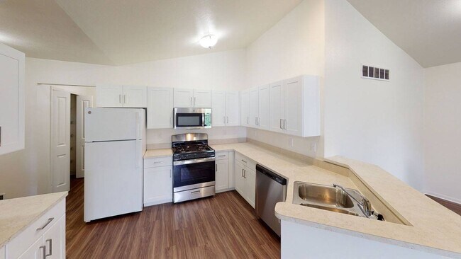 Gull Prairie/Gull Run Apartments and Townhomes
