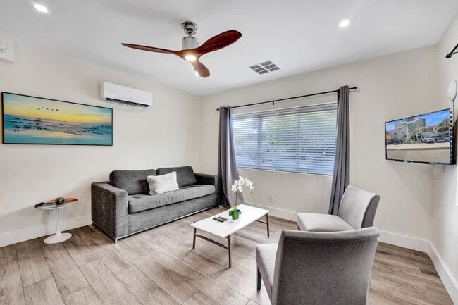 Building Photo - 3020 Seville St