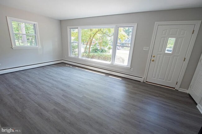 Photo - 421 Monticello Ave