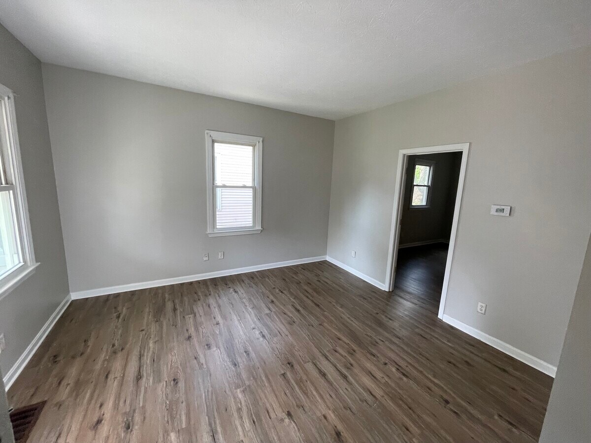Photo - 1423 Lillian Ave