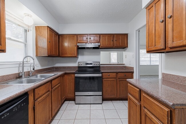 Photo - 16702 Pebbleglen Dr