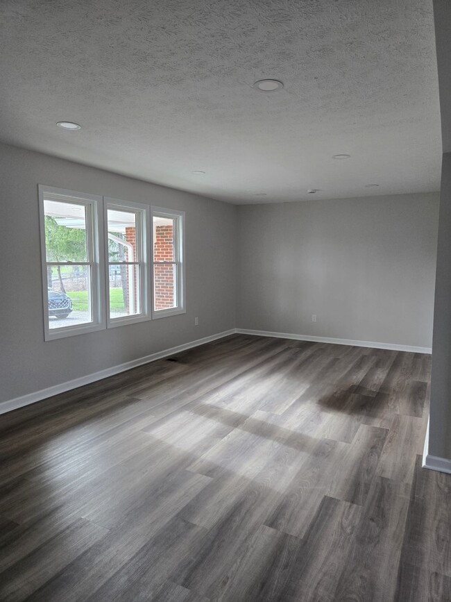 Photo - 10000 OH-736