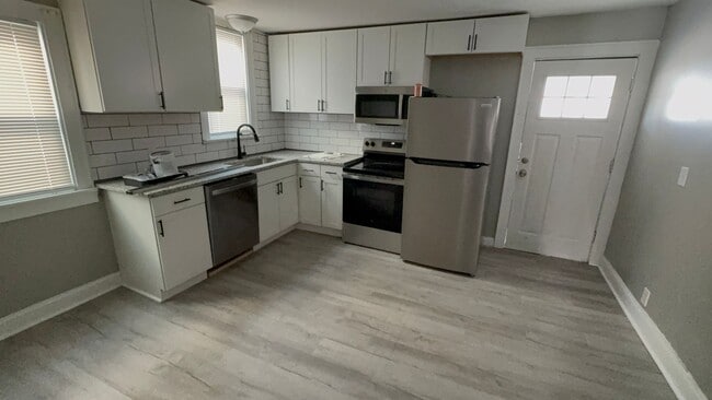 Photo - 954 Heyl Ave.