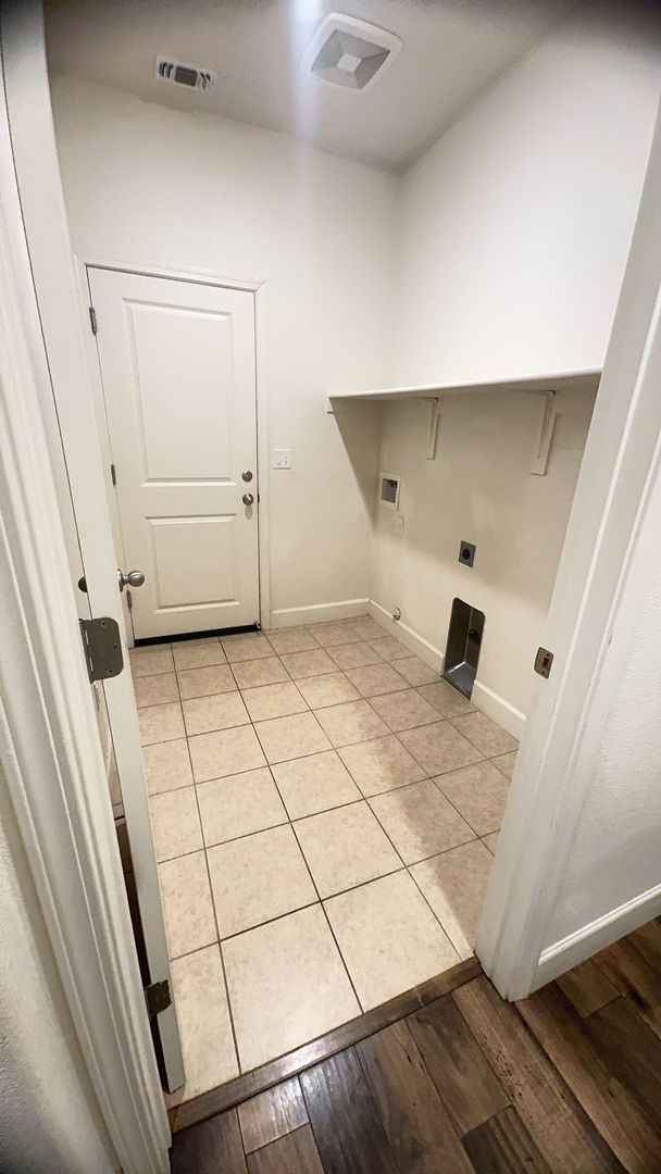 Photo - Beautiful spacious 3 bedroom 2/5 bathroom home.